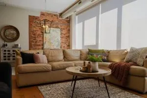 The Alford Building Two bedroom loft downtown - Kingston