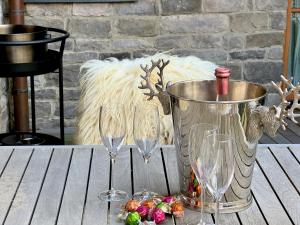 KITZ DELUXE SUITE 1 & 2 im Zentrum mit eigenem SPA & PARKEN by belle-stay