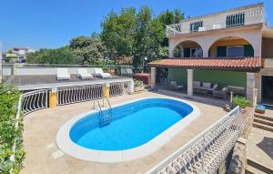 Stunning Home In Razanj