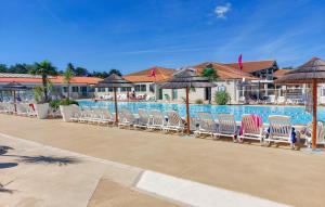 Pet Friendly Stacaravan In Les Mathes