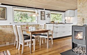 4 Bedroom Cozy Home In Jægerspris