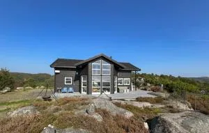 3 Bedroom Gorgeous Home In Lyngdal - Belland