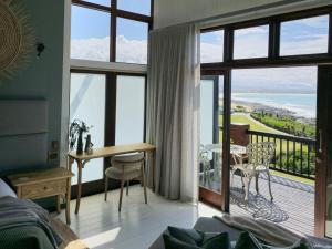 Shaloha Guesthouse on Supertubes