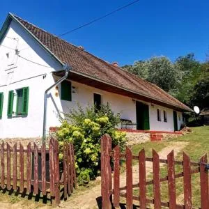 Póra Vendégház - Kárász