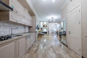 Apartment on Rustaveli avenue