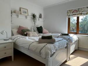 Rural Cottage, lovely views near Tenterden & Chapel Down