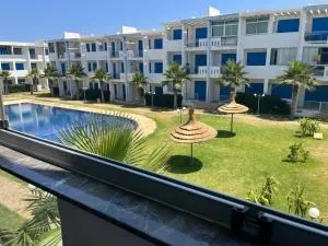Très bel Appartement avec Piscine et Jardin - Mansouria