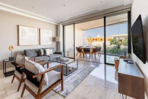 15 Guests - Mistiq Cabo