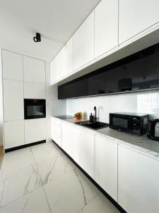 Lumina stylish 3-room apart with balcony