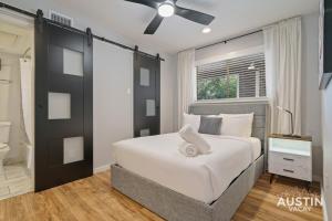 Comfy ATX Apt plus Balcony and Smart TV and Free Parking