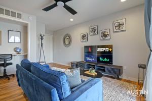 Comfy ATX Apt plus Balcony and Smart TV and Free Parking