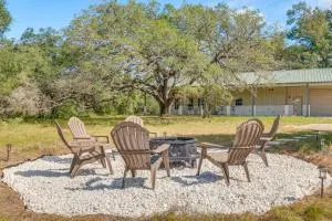 Pond and Trails On-Site Washington Escape! - Chappell Hill