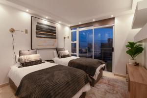 Stylish Sunlit Ocean View Oasis!