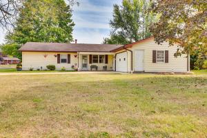 Peaceful Home Near Youngstown Fenced Backyard!