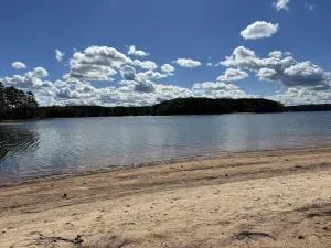 Kerr Lake-Pvt Dock included-Beach area and Cove - هندرسون