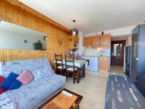 Appartements Studio skis aux pieds avec piscine - FR-1-505-72 : photos des chambres