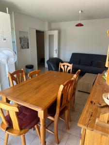 Appartements Appartement moderne a Frejus, 60 m², piscine partagee : photos des chambres