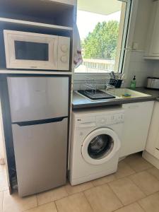 Appartements Appartement moderne a Frejus, 60 m², piscine partagee : photos des chambres