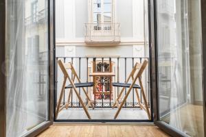 Charming apartment with private patio by REMS