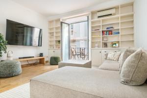 Charming apartment with private patio by REMS