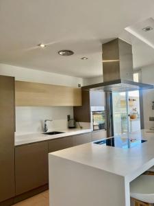 Modern 3 bed with pool