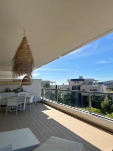 Modern 3 bed with pool