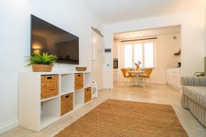 H H Moneglia il Vicolo