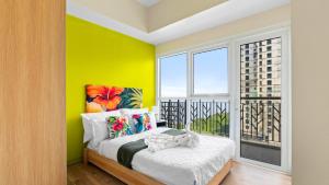 Ocean View Condo with Infinity Pool, Gym, Spa - Next to Okada, Solaire & MOA