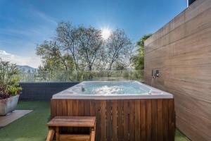 Olive Living Suites by HOUSY HOST