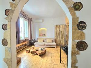 Albanian Art in Tiranas Heart