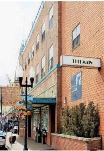 Modern Charm at The George 304 - 克拉马斯福尔斯