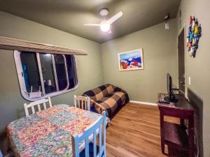 R6 · Uma obra de arte na sua praia