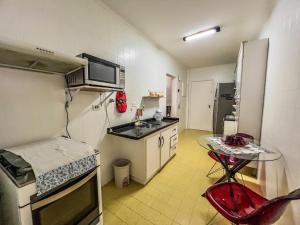 R13 · 4min a pé da praia