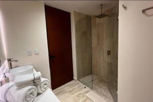 Mystiq Immers in Nature Jungle Living with Beach Access