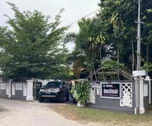 Hj Hassan Guest House- Studio Unit - Kampong Batu Burok