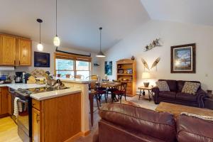 Snake River Village