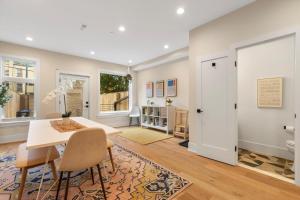 Central DC 5-BR Townhome - Walk to METRO-rail