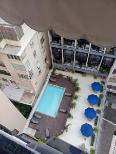 Residencial com Serviço