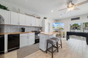 The Yellow House South at Herons Walk