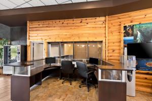 Best Western Plus NorWester Hotel & Conference Centre