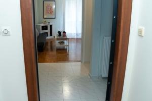 Urban Chic Flat Pagrati Athens