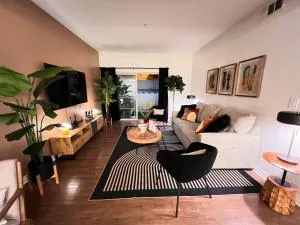 Beautiful 2 BD 3 Beds in Heart of Encino 105 - رسيدا
