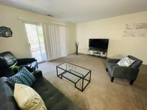 Charming 2br 2b In Elkins Park, Free Parking - Elkins Park