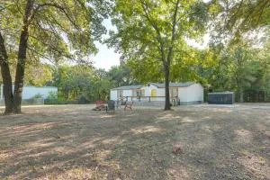 Home with Fire Pit and Foosball in Lake Texoma! - دينيسون