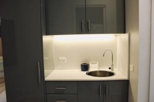 Architectural Crisp & convenient location