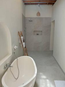 Villa Luca, Riverside Retreat near Tanah Lot