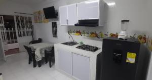 RENTA APARTAESTUDIO EN EL RODADERO SANTA MARTA CERCA DEL MAR