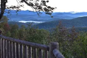 Ultimate Log Cabin Experience with BREATHTAKING Views - Yonah