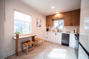 Modern Ocean Beach Apartment