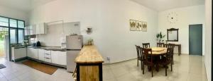 Fnaa Tg Bidara Malacca Guest House - 3BR Fully Aircond